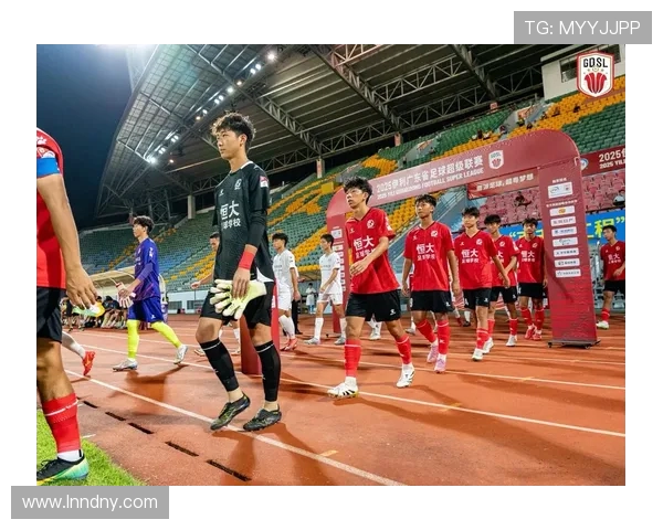 成都与广州足球队对决赛后分析节奏变化及战术调整探讨